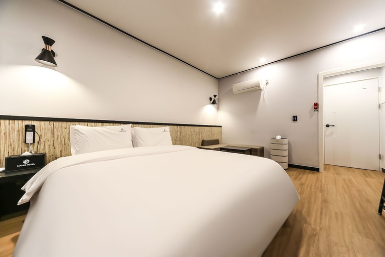 Bedroom 2, Iu Motel Changwon, Masan