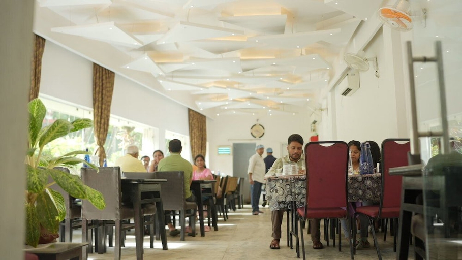 Food & Drinks, Hotel Dolphin, Purba Medinipur