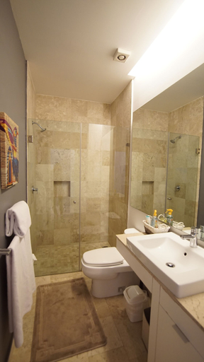 Bathroom, MyPlace Donceles, Mexico City