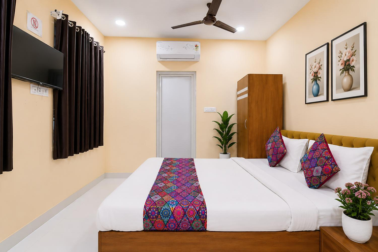 Others 3, Hotel Philips, Kolkata