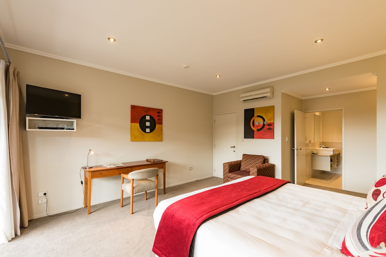 Bedroom 3, Decks of Paihia, Far North