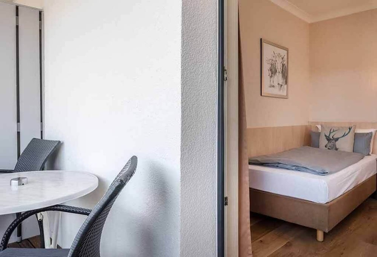 Bedroom 2, Ammersee-Hotel, Starnberg