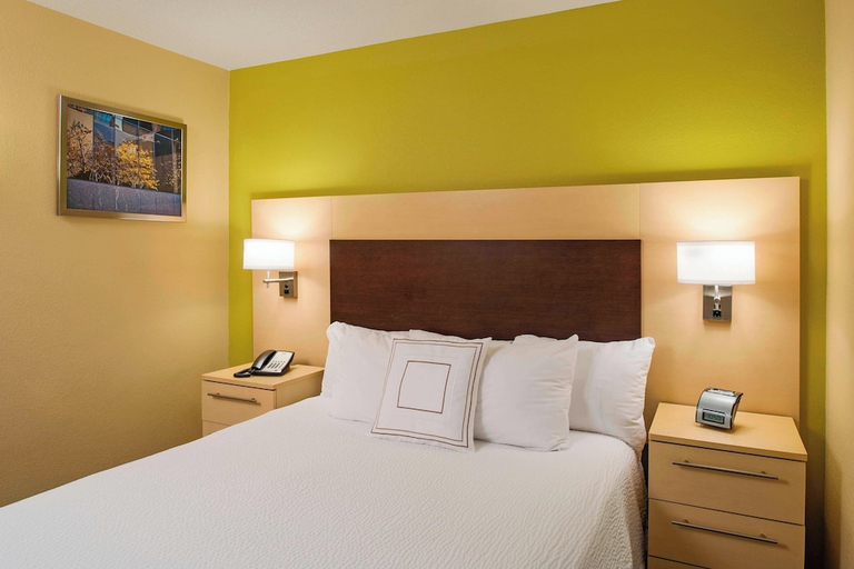 Bedroom 2, TownePlace Suites by Marriott Bethlehem Easton/Lehigh Valley, Northampton