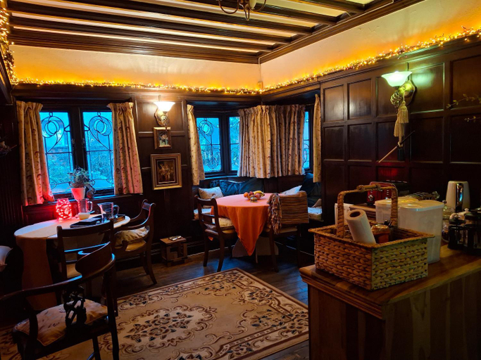 Food & Drinks 2, JESMOND House B&B room 1, Kingston upon Hull