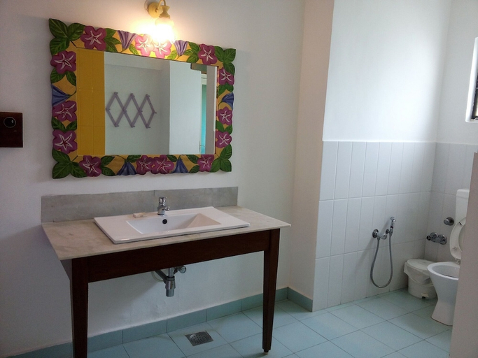 Bathroom 3, Cavala The Seaside Resort, Baga, North Goa