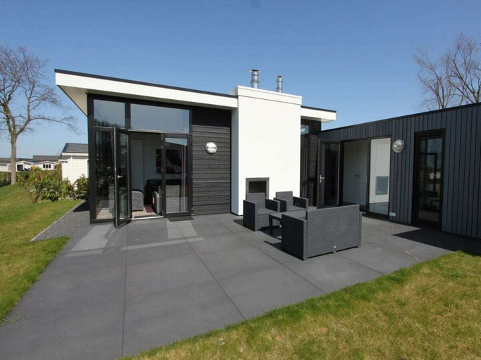 Terrace/patio, Holiday Home in Halfweg With Terrace, Haarlemmerliede c.a.