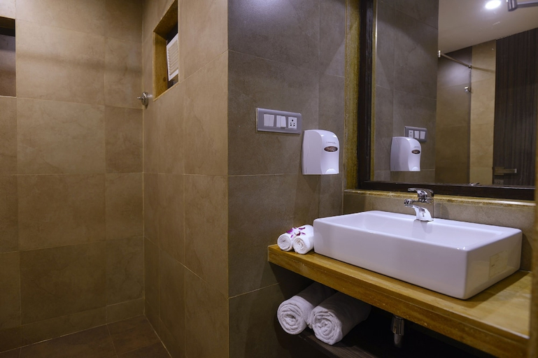 Bathroom 4, TreeHouse Neptune, North Goa