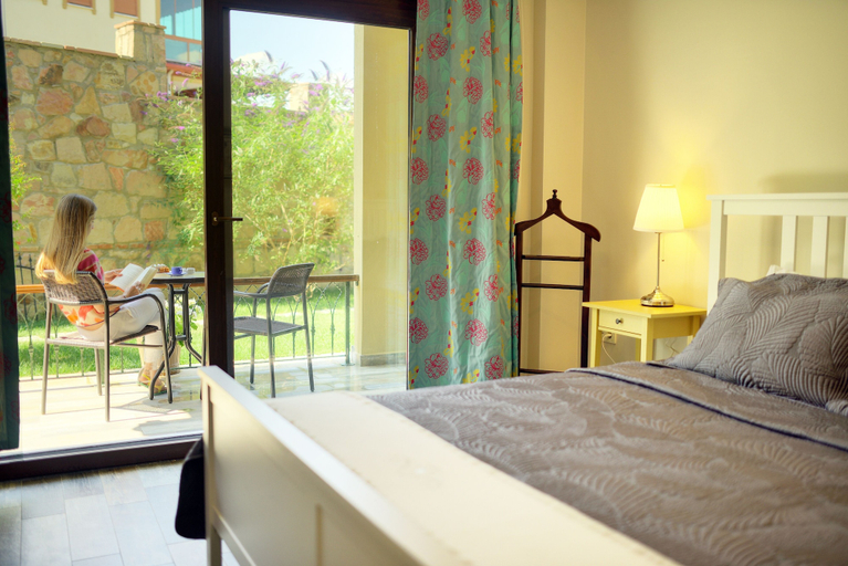 Bedroom 2, Nilufer Otel - Adult Only, Ayvalık