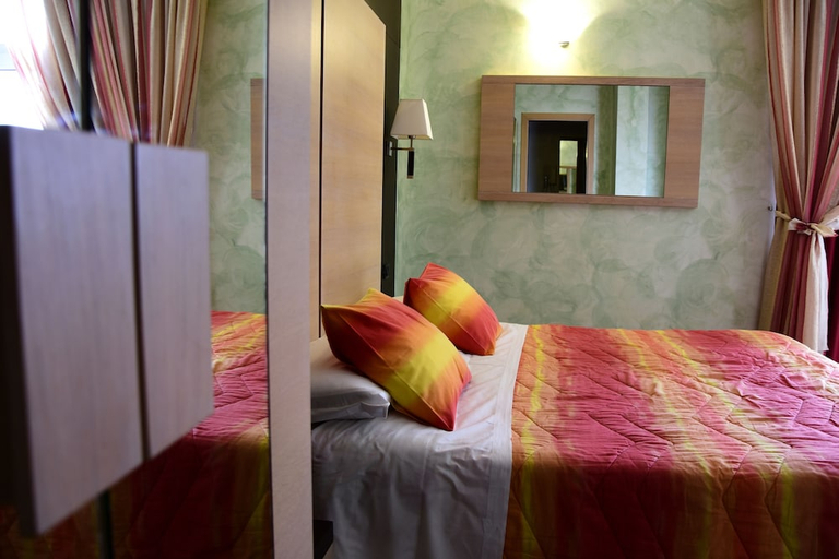 Bedroom 3, Villa Nina, La Spezia