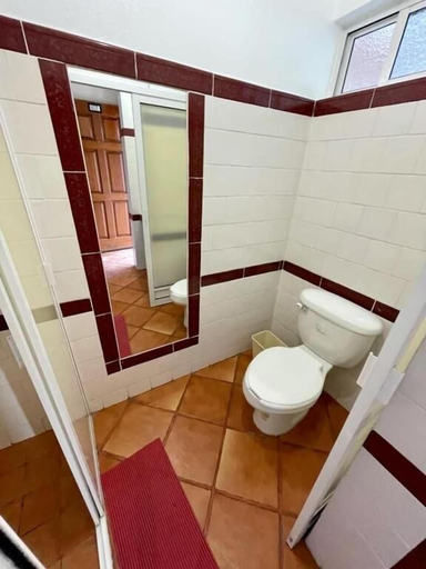 Bathroom 4, Alojamientos Bugambilias, Del Centro