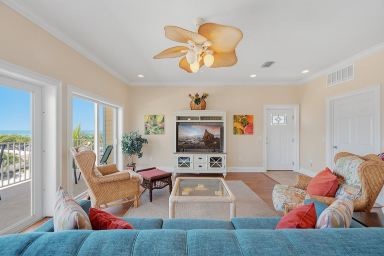 Living area 5, 102 6th St S-downstairs 3 Bedroom Home, Manatee