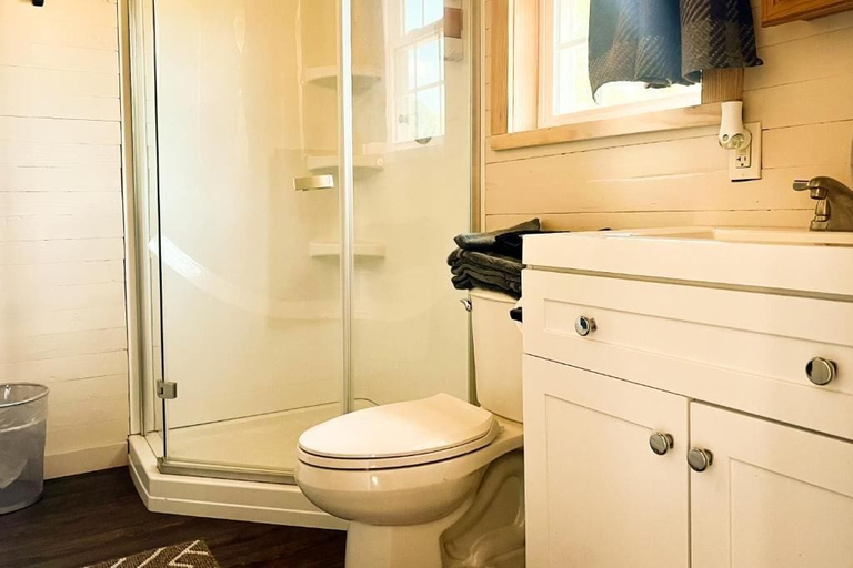 Bathroom, Wanee Lake Golf & RV Resort, Turner