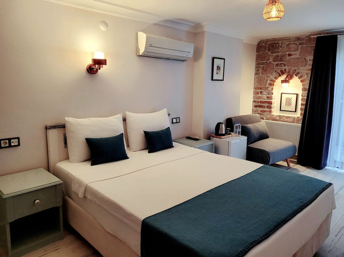 Bedroom 3, Cunda Rooms, Ayvalık