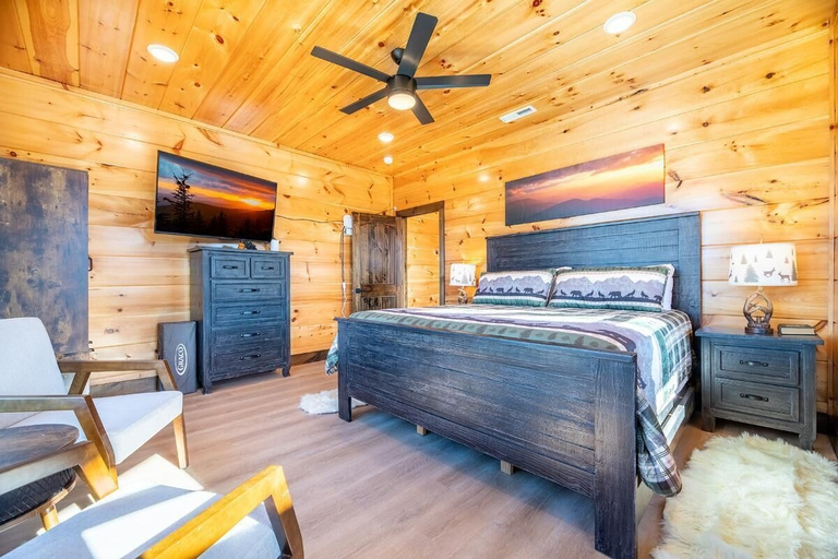 Room 4, Z - Smoky Peaks Pool Cabin, Sevier