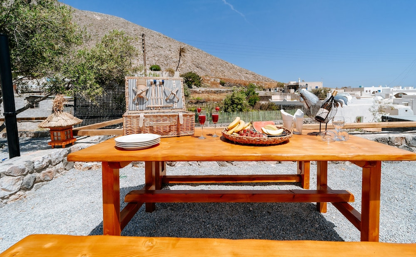 Others 3, Rock Villas, South Aegean