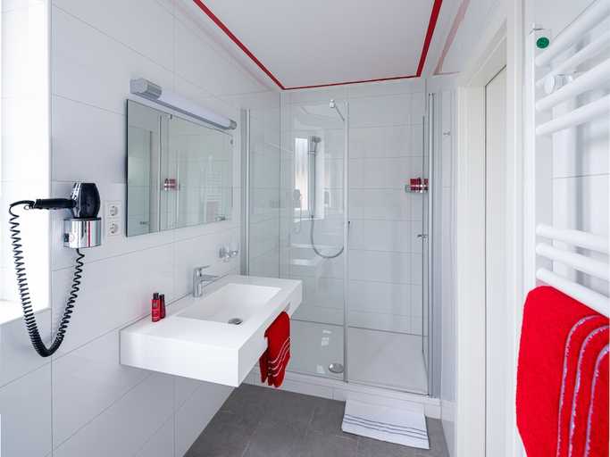 Bathroom, Landhotel Fettehenne, Leverkusen