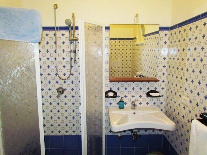 Bathroom 5, B&B Il Cappero, Messina