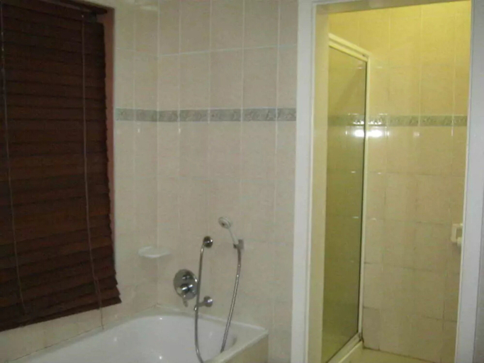 Bathroom 4, The Hideaway Hotel, National Capital District