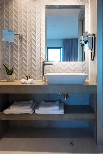 Bathroom 5, Amira, Thessaly