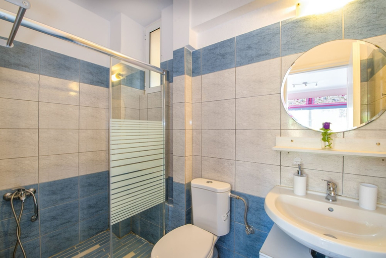 Bathroom 3, Stamatakis Boutique Studios, Crete