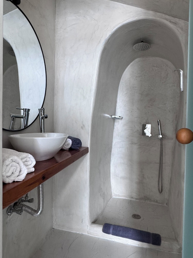 Bathroom 3, Kaleidoscope Cave Houses Oia, South Aegean