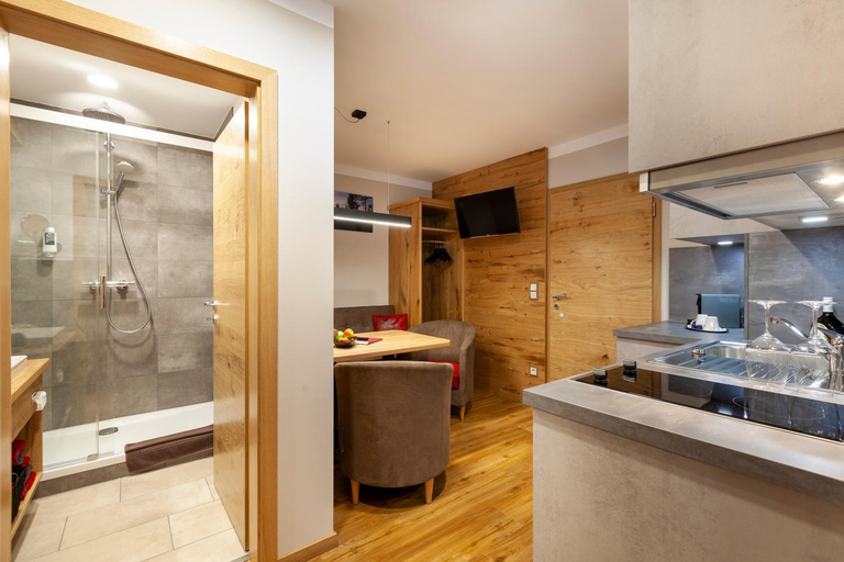 Bathroom 5, Genusshotel Hohenbogen GARNI, Cham