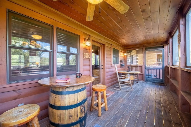 Outdoor dining 4, Z - Southern Style, Sevier