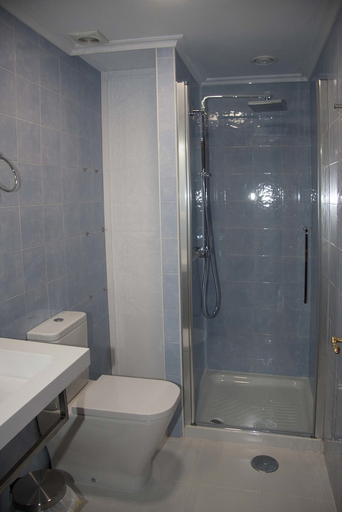 Bathroom 3, Hotel Areces, Asturias