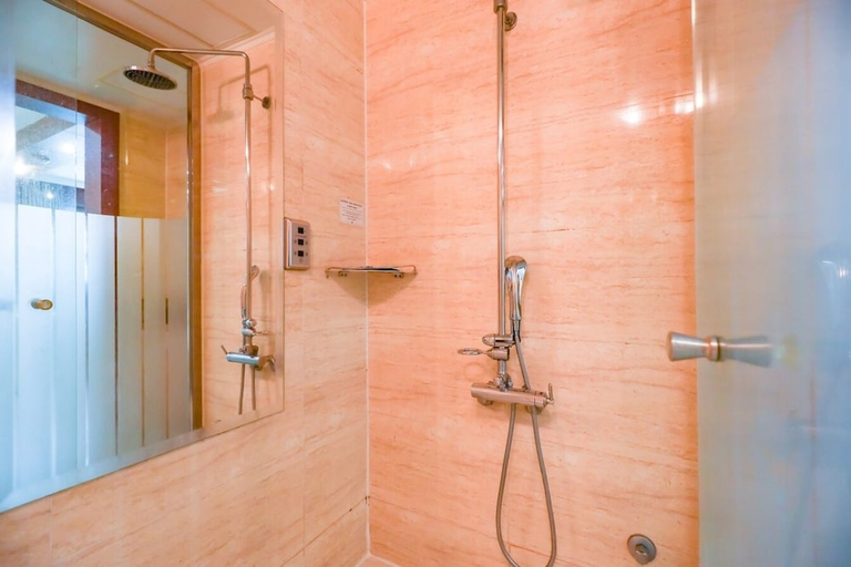 Bathroom 4, Charlot Castle Hotel, Pyeongtaek