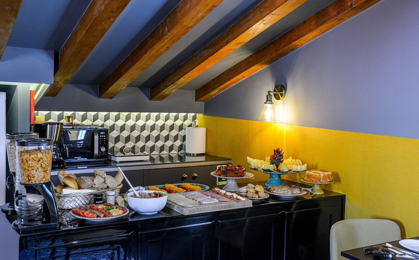 Food & Drinks 5, Santa Luzia B&B - HOrigem, Lisbon