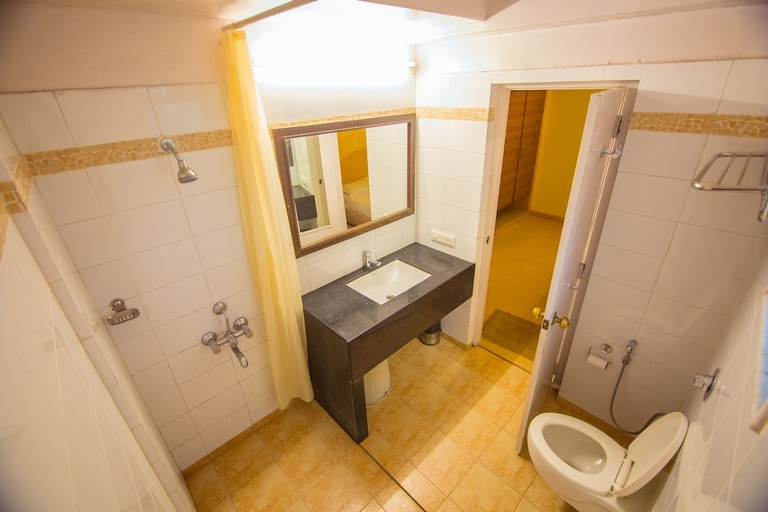 Bathroom, Casablanca Beach Resort, North Goa