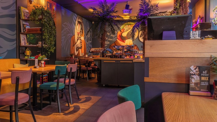 Food & Drinks 5, Fama Residence, Gdańsk City
