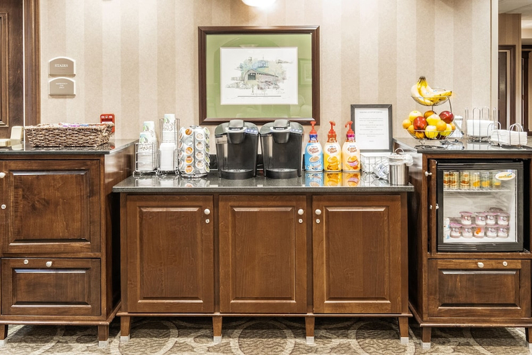 Food & Drinks, The Elms Hotel, Butler
