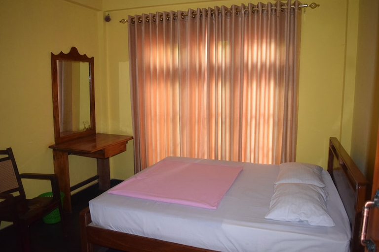 Bedroom 2, Southern View Holiday Resort, Haputale