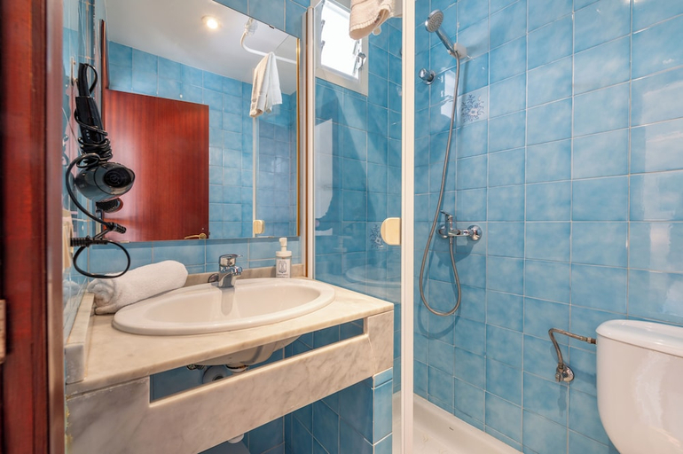 Bathroom 5, Hotel Martorell, Baleares