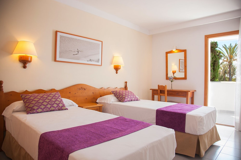 Bedroom 2, Inturotel Cala Azul Garden, Baleares