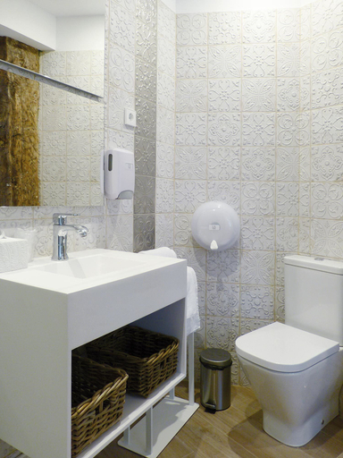Bathroom, Pensión Luxury Lo Bilbao, Vizcaya