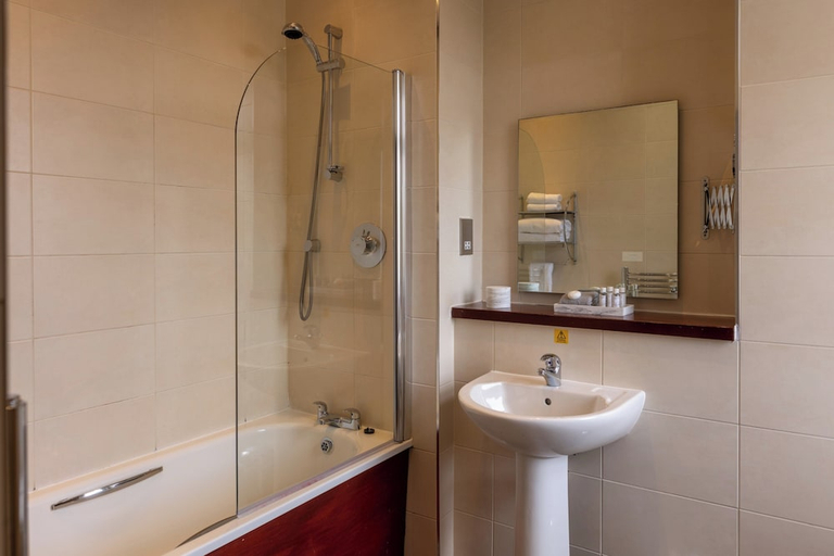 Bathroom 4, Rosslea Hall Country House, Argyll and Bute