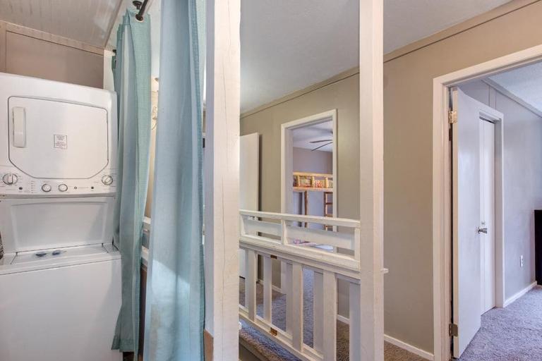Interior 3, Golden Pines Retreat, Sevier