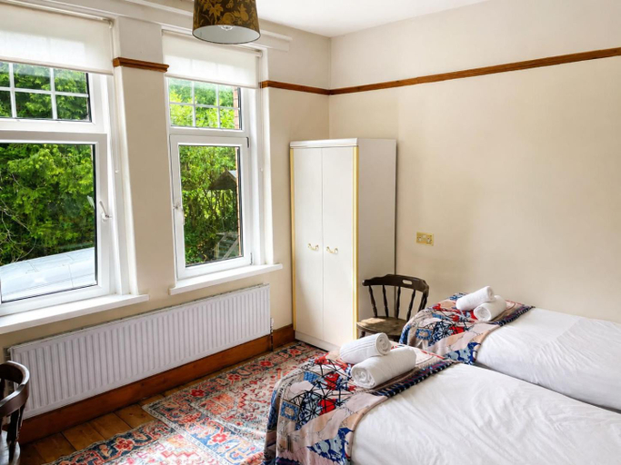 Bedroom 2, Phoenix Rise Retreat, Somerset