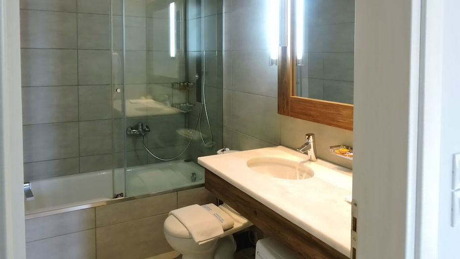 Bathroom 3, Alissachni, Peloponnese