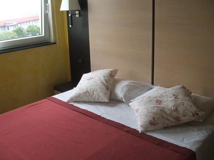 Bedroom 2, Villa Nina, La Spezia