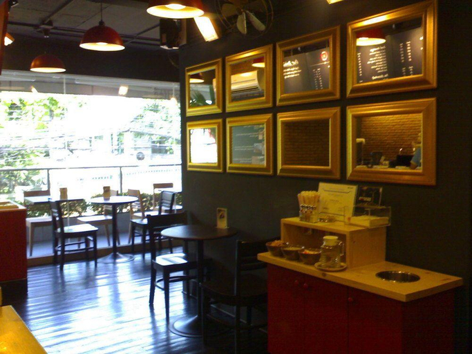 Food & Drinks 5, Silom Lofts Hotel, Bang Rak