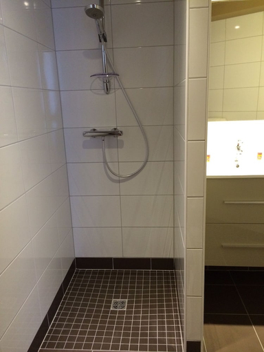 Bathroom 3, Moka Hotel, Deux-Sèvres