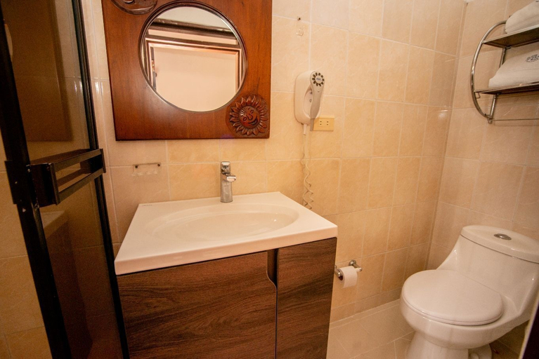 Bathroom, Hotel Rivera Plaza, Santiago de Cali