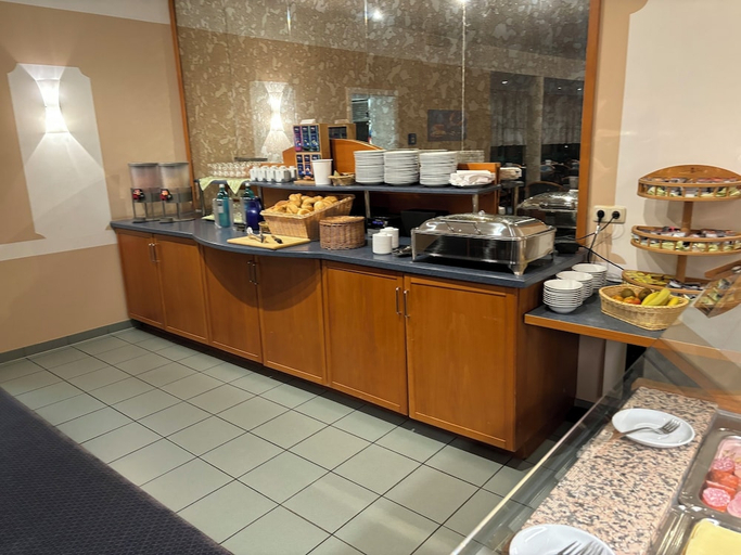 Food & Drinks 5, Arc Hotel, Saalekreis
