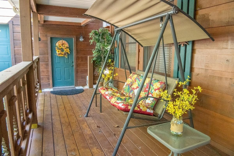 Terrace/patio 5, A Very Beary Welcome, Sevier
