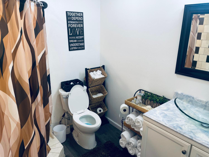 Bathroom, Serenity home, Saint John the Baptist