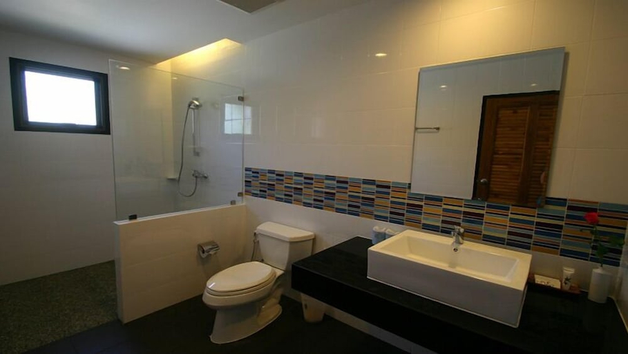 Bathroom 5, Khao Lak Blue Lagoon Resort, Takua Pa