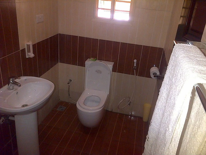 Bathroom, Esado Suites and Conference Oregun, Kosofe